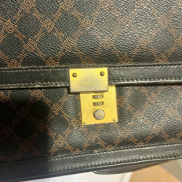 AUTHENTIC Bally Luxury Leather Briefcase - Picture 2 of 10
